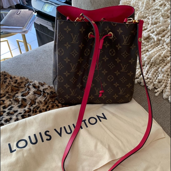Authentic- LV Neonoe Bucket Drawstring, Freesia, Discontinued Color As Of 2019 - Picture 7 of 11